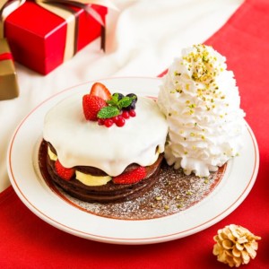 《Eggs ’n Things》雪のように真っ白なミルククリームがたっぷり「クリスマスショコラショートパンケーキ」発売!