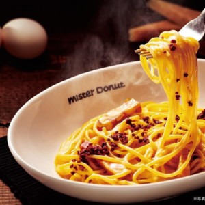 【新作】ミスドゴハンの定番「パスタ」「ホットドッグ」がリニューアル!