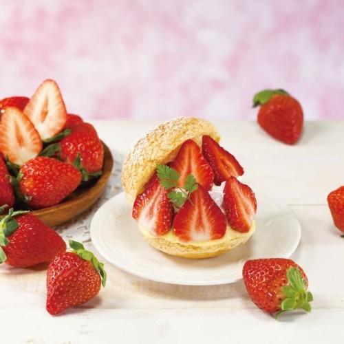 くら寿司 いちごのシュークリーム