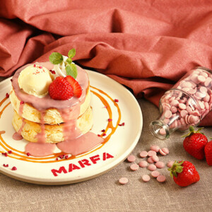 【期間限定】MARFA CAFEから「ルビーチョコパンケーキ」とレモネードドリンク発売!