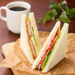 【新作】カフェ・ベローチェのサンドイッチにバジルチキンとチキン南蛮が仲間入り!