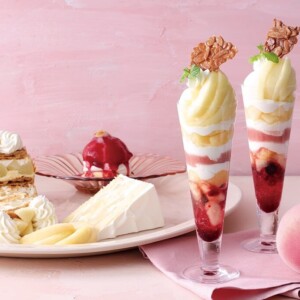 【期間限定】キハチカフェで桃フェア開始!パフェ、ショートケーキ、英国名門ホテルで生まれた「ピーチメルバ」もキハチ流で登場