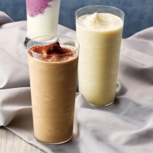 【新作】カフェドクリエで大人な味わいな「エスプレッソバナナオレ」を発売!きのこクリームパスタも。