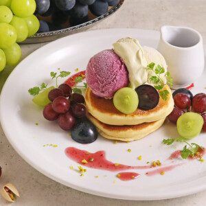 【期間限定】カフェココノハで秋限定「ぶどうとピスタチオのパンケーキ」とクリームパスタを発売!